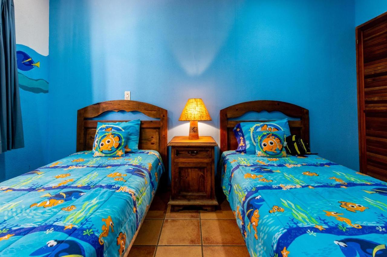 Warm Interiors And Orange Hues On Ground Floor In Front Of Beach Playa Flamingo Kamer foto